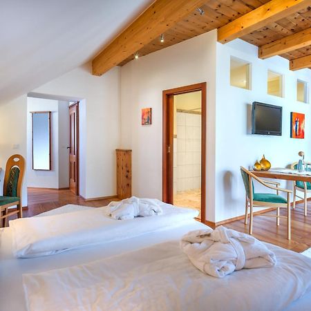 Hotel Haeuserl Im Wald Mariapfarr Luaran gambar
