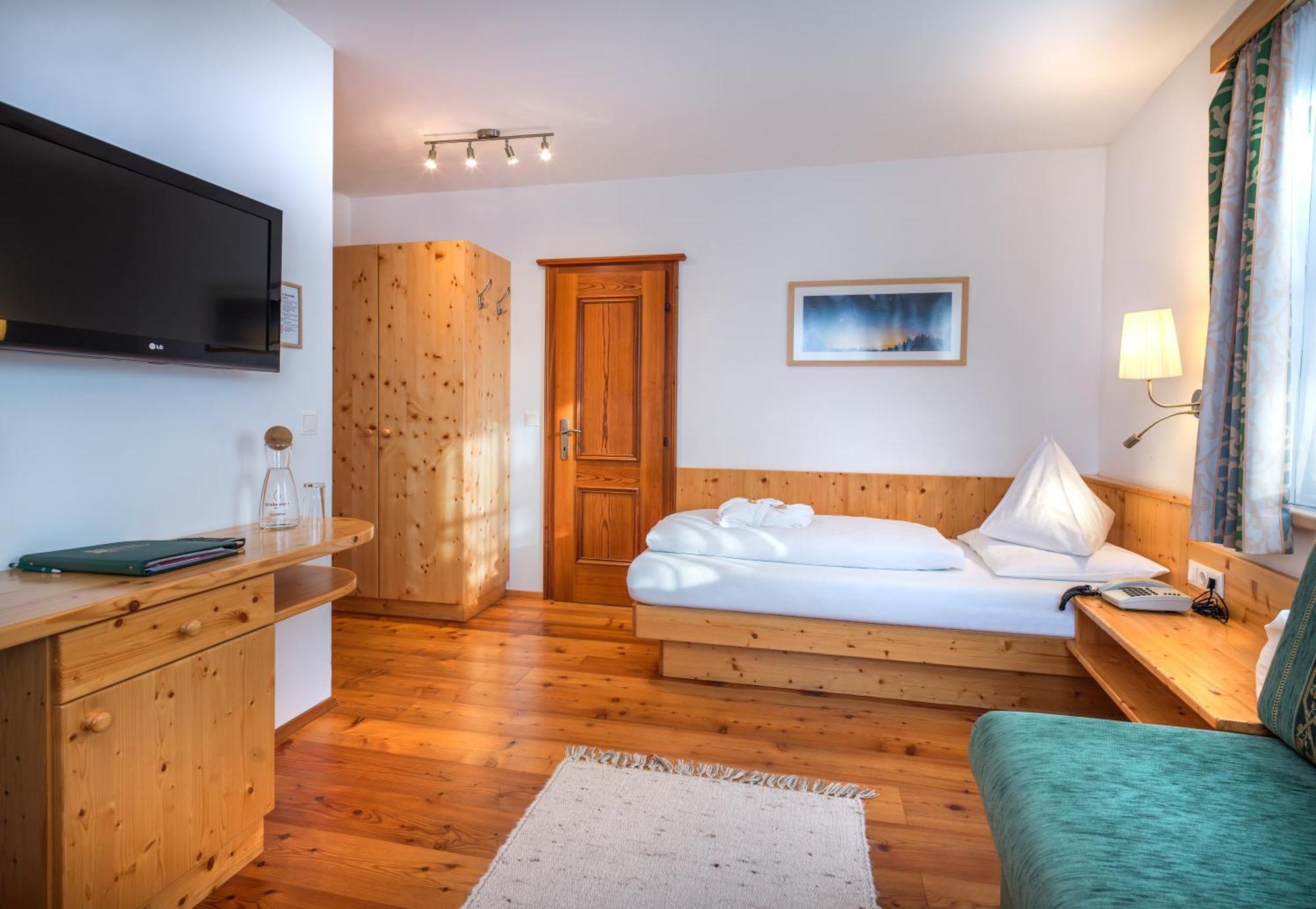 Hotel Haeuserl Im Wald Mariapfarr Luaran gambar
