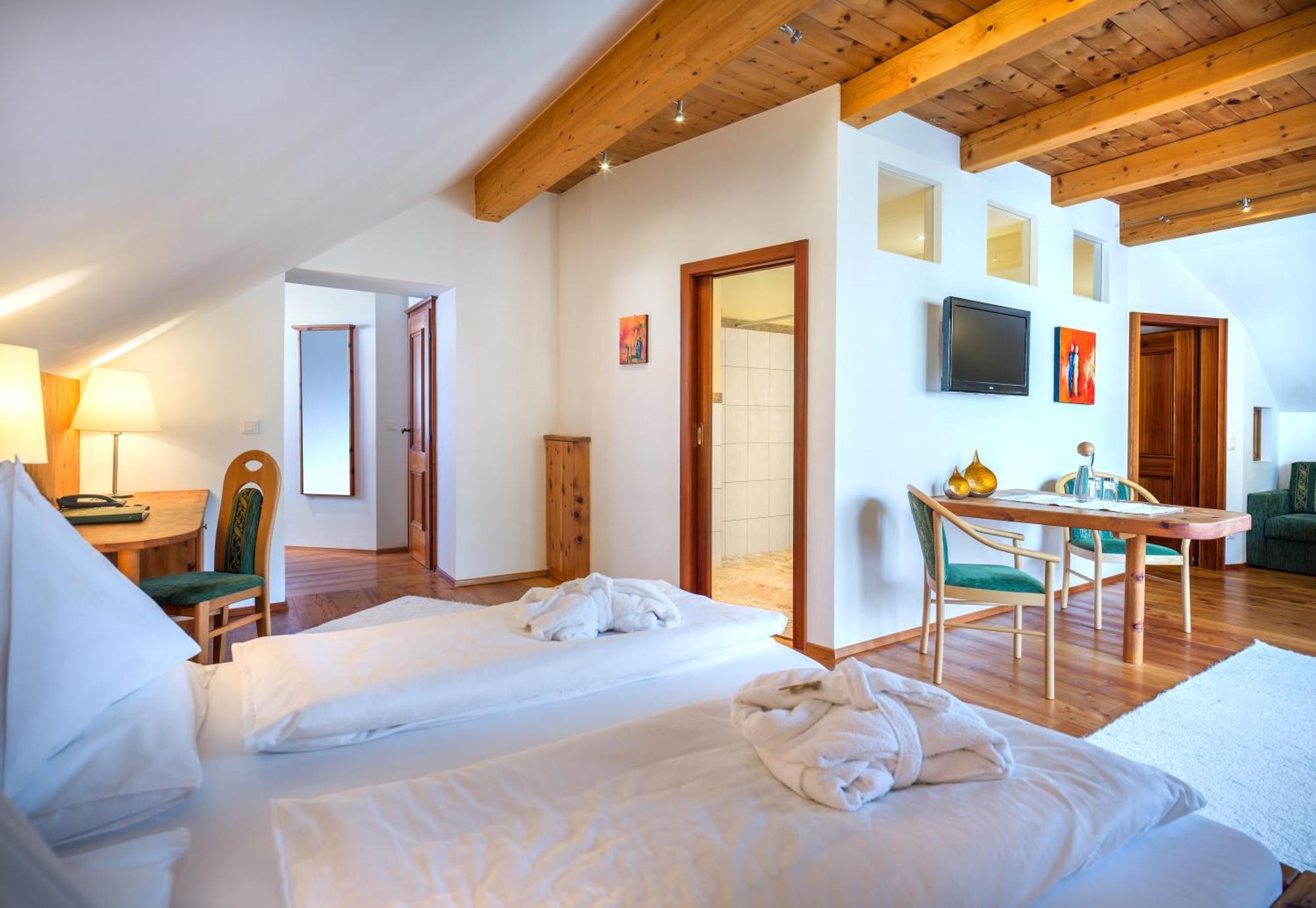 Hotel Haeuserl Im Wald Mariapfarr Luaran gambar