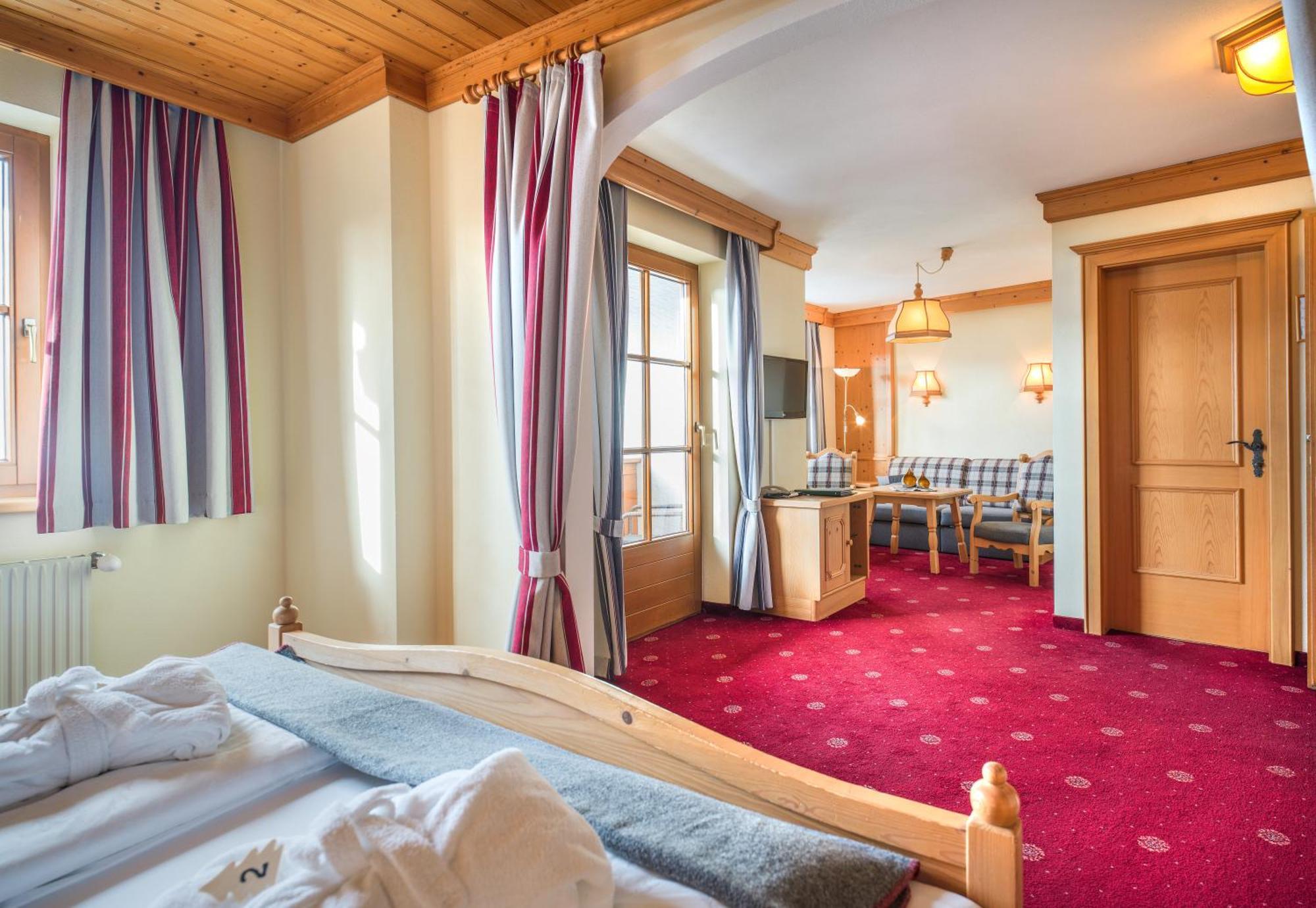 Hotel Haeuserl Im Wald Mariapfarr Luaran gambar